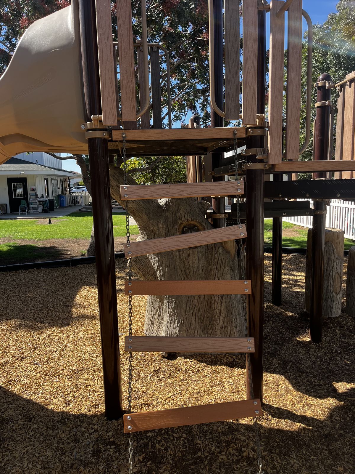 Build Play Contracting playground project